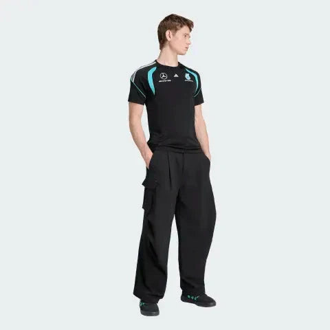 Mercedes - AMG Petronas Formula One Men's Mechanics T-Shirt - Black Mercedes AMG Petronas